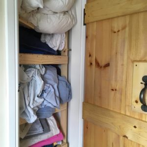 declutter and organise shelves
